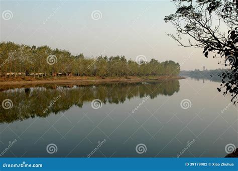  De Dongting Meer Landschap Tuin: Een Ontsnapte Paradijs vol Geschiedenis en Schoonheid!