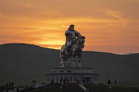  Het Genghis Khan Mausoleum: Een Monumentale Reis Doorheen de Mongoolse Geschiedenis!