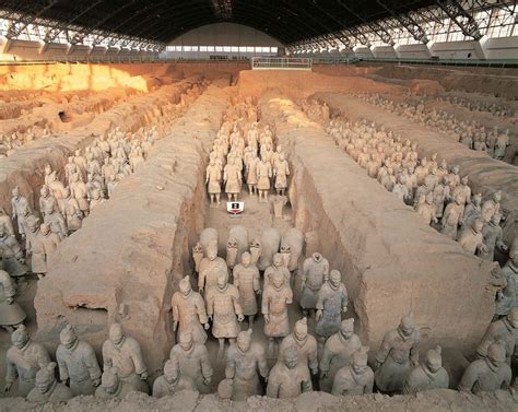  De Mausoleum van Qin Shi Huang: Een Reis Doorheen de Eeuwigheid!