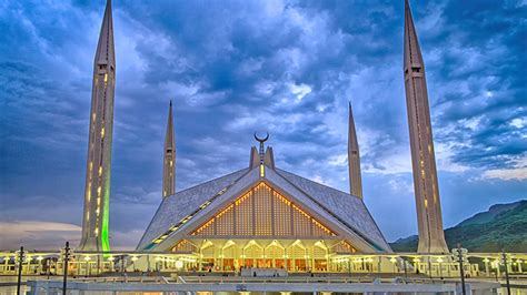 Faisal Mosque, Een Iconische Moskee met Prachtige Architectuur en Geestelijke Stilte!