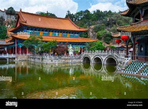 Het Yuantong Si Tempel: Een serene oase van rust en Boeddhistische spiritualiteit