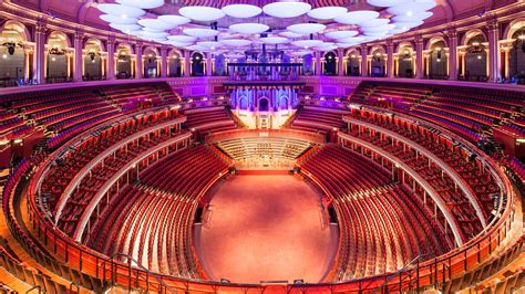 The Royal Albert Hall: Een Glorieuze Tempel van Geluid en Geschiedenis!